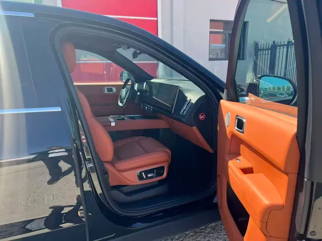 Li Auto L8 — Фото автомобиля 7