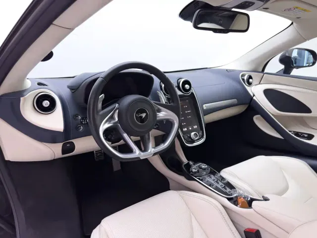 McLaren GT — Фото автомобиля 16
