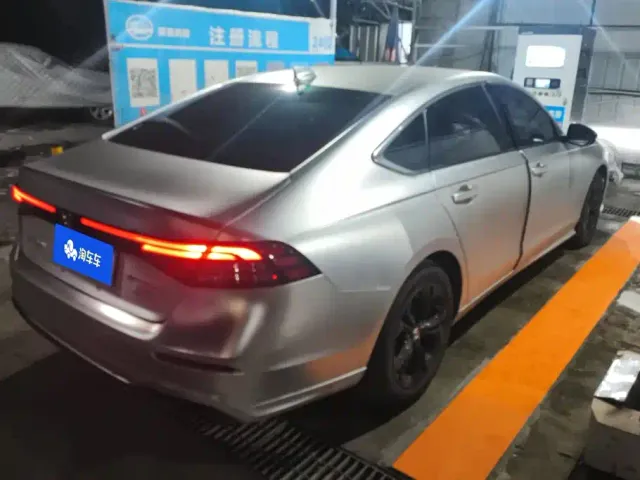 Honda Accord — Фото автомобиля 3