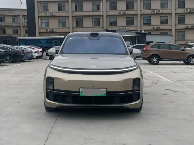 Li Auto L9 — Фото автомобиля 2
