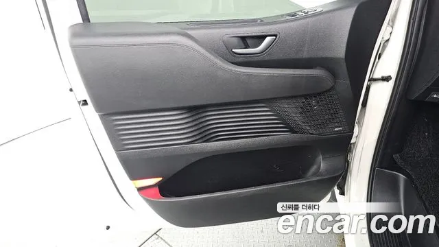 Hyundai Staria — Фото автомобиля 13