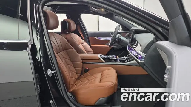 BMW 7 Series G70 — Фото автомобиля 16