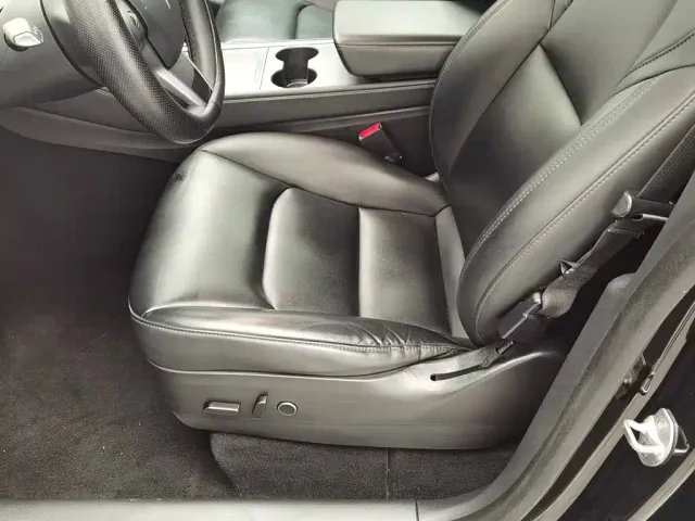 Tesla Model Y — Фото автомобиля 20