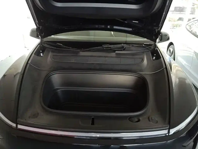 Tesla Model Y — Фото автомобиля 19