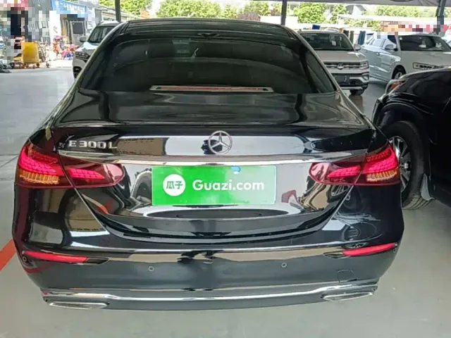 Mercedes-Benz E-Class — Фото автомобиля 5