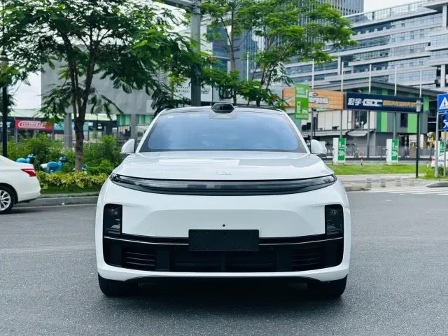 Li Auto L7 — Фото автомобиля 3