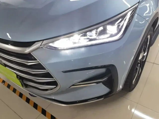 BYD Tang — Фото автомобиля 23