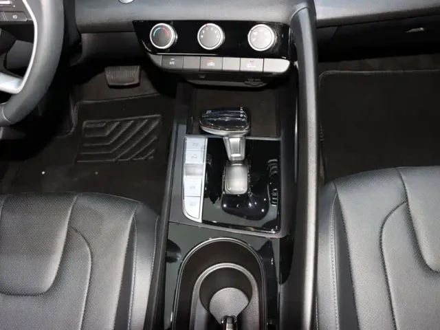 Hyundai Elantra — Фото автомобиля 15