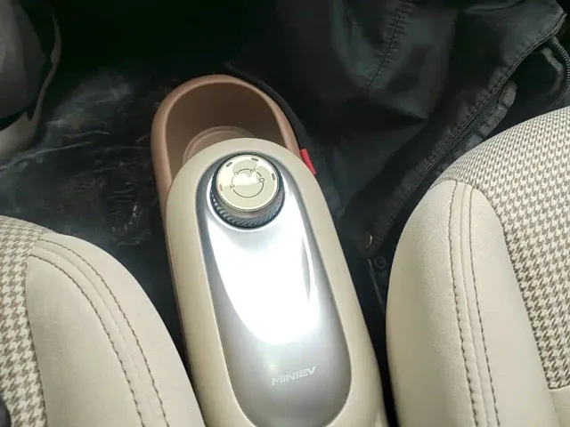 Wuling Hongguang Mini EV — Фото автомобиля 9