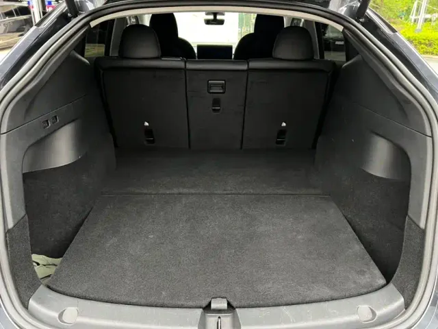 Tesla Model Y — Фото автомобиля 7