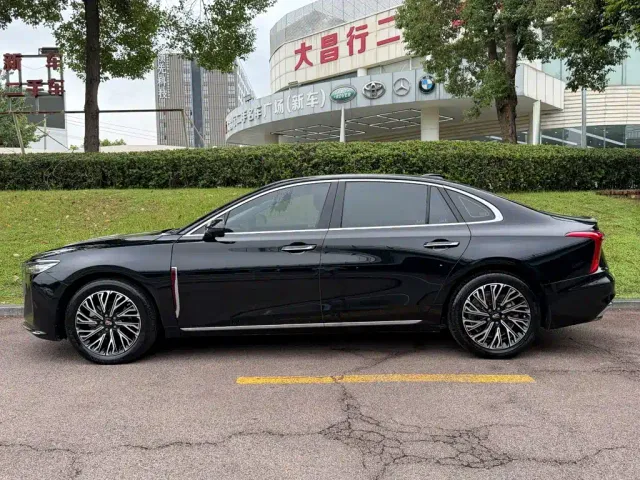 Hongqi H5 — Фото автомобиля 3