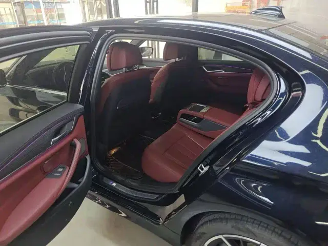 BMW 5 Series — Фото автомобиля 4
