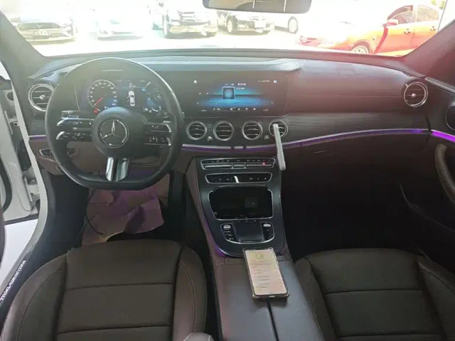 Mercedes-Benz E-Class — Фото автомобиля 9