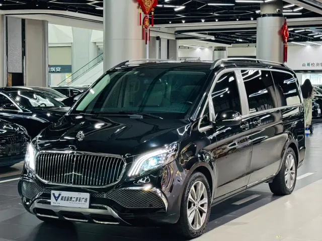 Фотография автомобиля — Mercedes-Benz V-Class