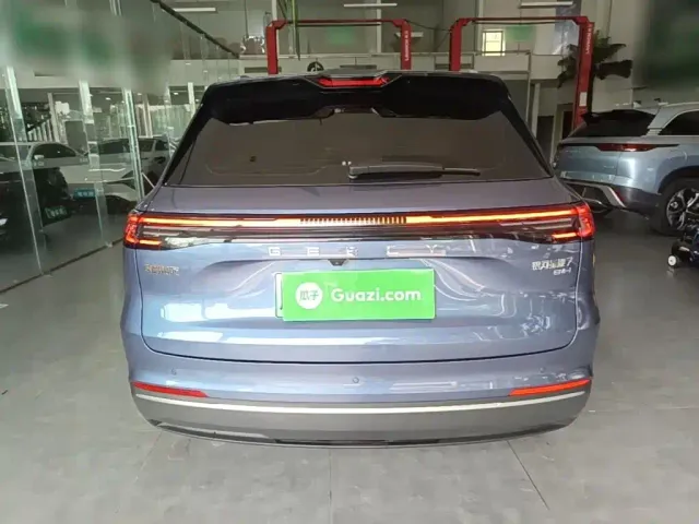 Geely Galaxy Starship 7 EM-i — Фото автомобиля 5