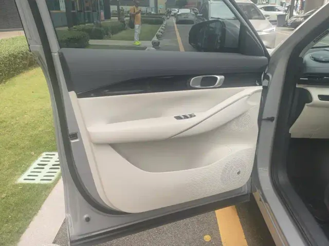 Geely Galaxy E5 — Фото автомобиля 7