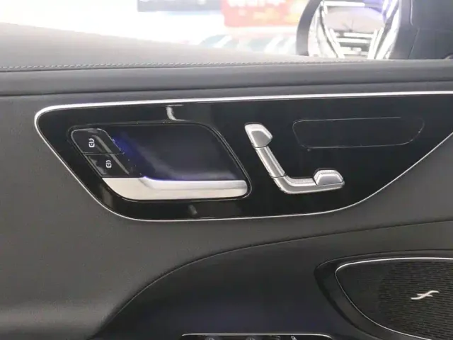 Mercedes-Benz C-Class — Фото автомобиля 12
