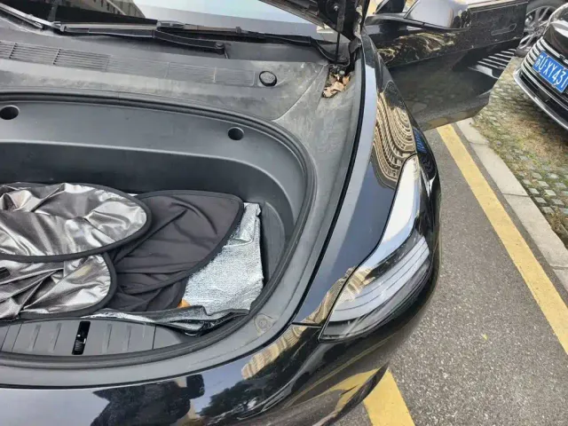 Tesla Model 3 — Фото автомобиля 22