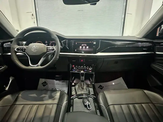 Volkswagen Passat — Фото автомобиля 14