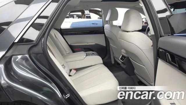 Hyundai Grandeur GN7 — Фото автомобиля 16