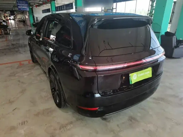 Li Auto L9 — Фото автомобиля 4