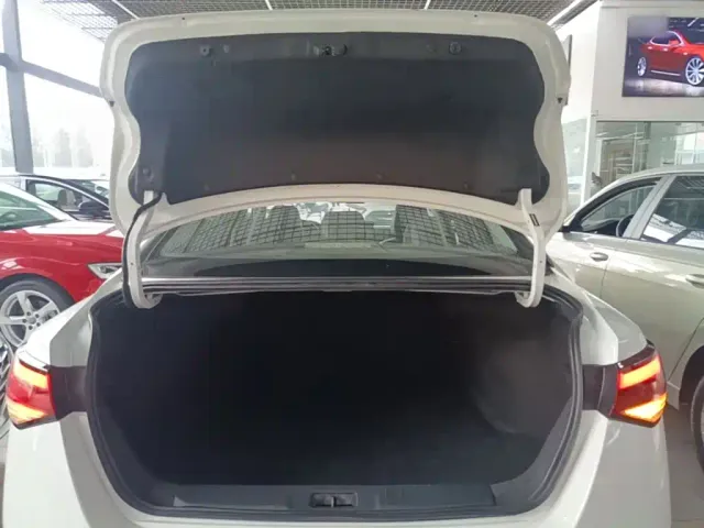 Nissan Sylphy — Фото автомобиля 18