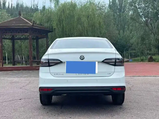 Volkswagen Lavida — Фото автомобиля 5