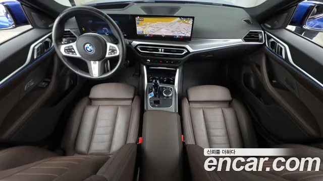 BMW i4 — Фото автомобиля 10