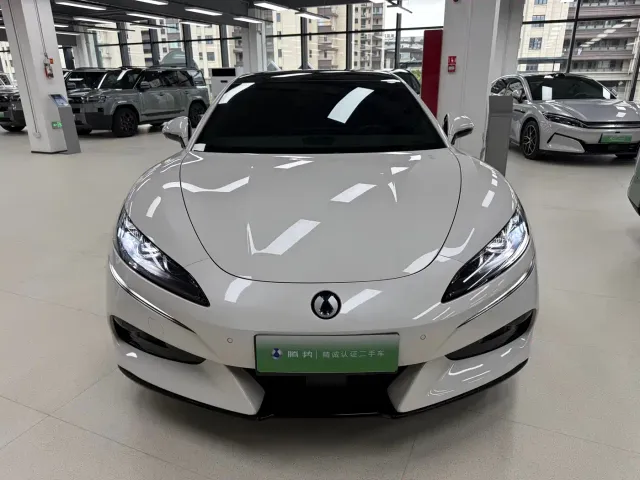 Denza Z9GT — Фото автомобиля 2