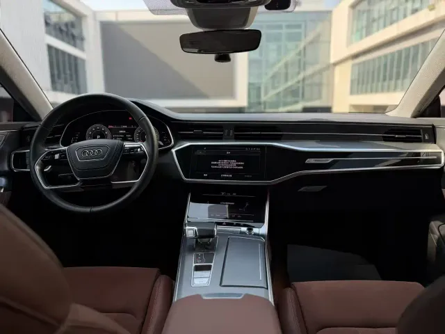 Audi A7L — Фото автомобиля 3