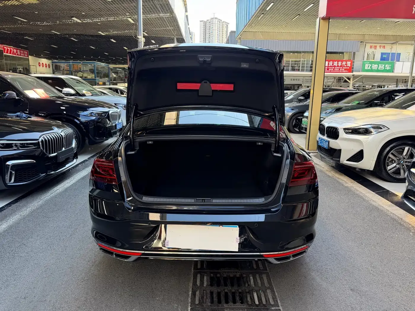 Volkswagen Magotan 2023 Model 2 Million Commemorative Edition 330TSI DSG Luxury — Фото автомобиля 29