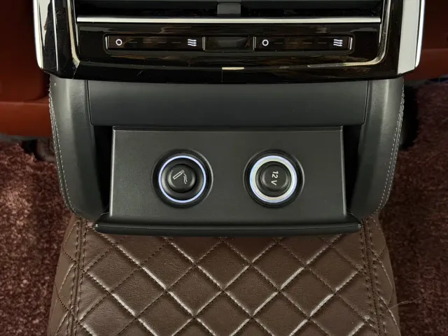Audi A8 — Фото автомобиля 18