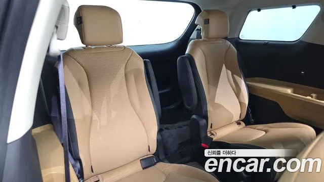 Kia Carnival 4th Gen — Фото автомобиля 18