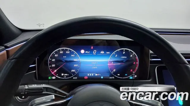 Mercedes-Benz E-Class — Фото автомобиля 8