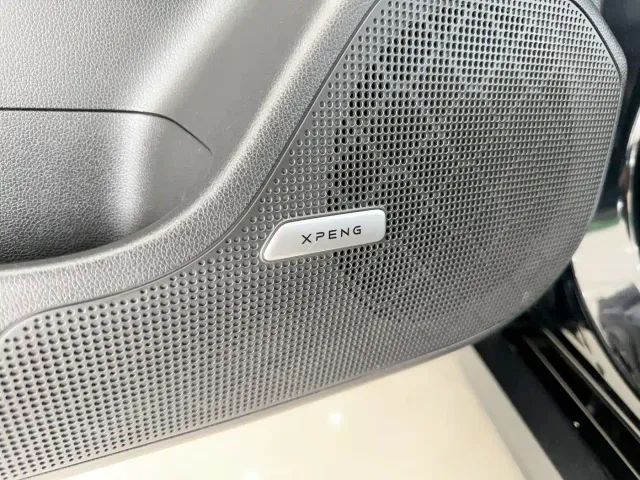 Xpeng P7 — Фото автомобиля 18
