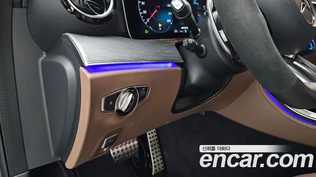 Mercedes-Benz E-Class — Фото автомобиля 18