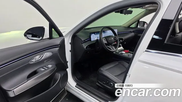 Genesis GV70 — Фото автомобиля 10