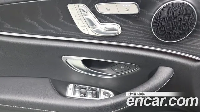 Mercedes-Benz E-Class — Фото автомобиля 26