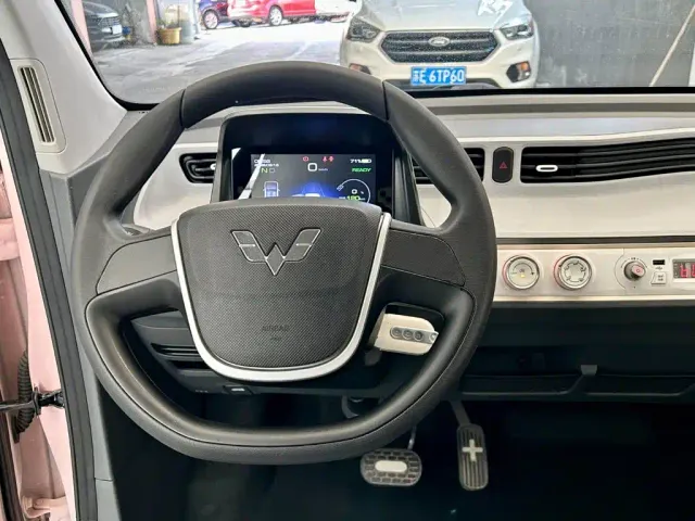 Wuling Hongguang Mini EV — Фото автомобиля 13