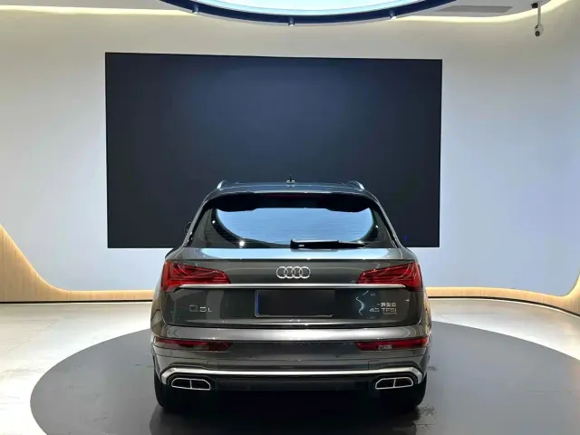 Audi Q5L — Фото автомобиля 9