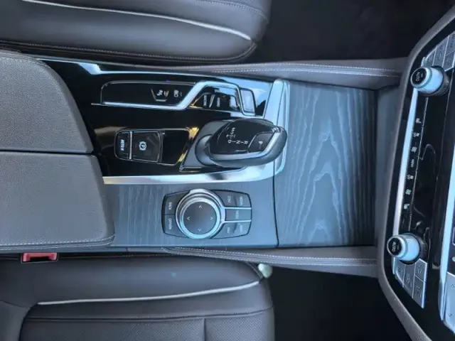 BMW 5 Series — Фото автомобиля 5