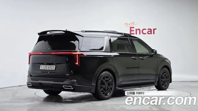 Kia Carnival — Фото автомобиля 2