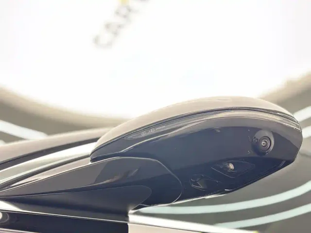 Mercedes-Benz E-Class — Фото автомобиля 9