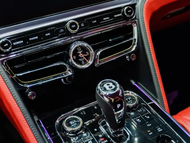 Bentley Flying Spur 2022 4.0T V8 Standard — Фото автомобиля 18