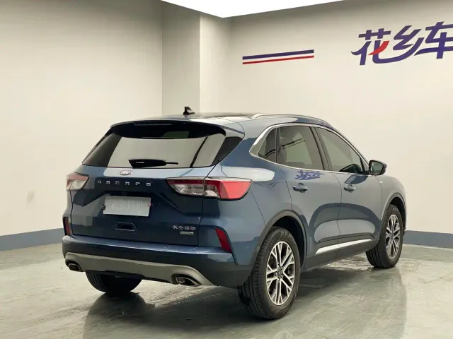 Ford Escape — Фото автомобиля 6