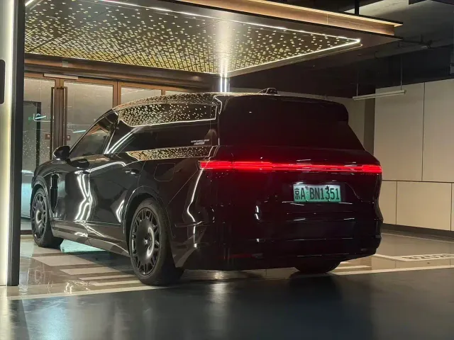 Nio ES8 — Фото автомобиля 23