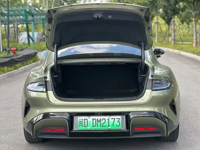 Xiaomi SU7 — Фото автомобиля 7