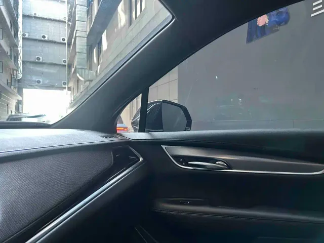 Cadillac XT6 — Фото автомобиля 10