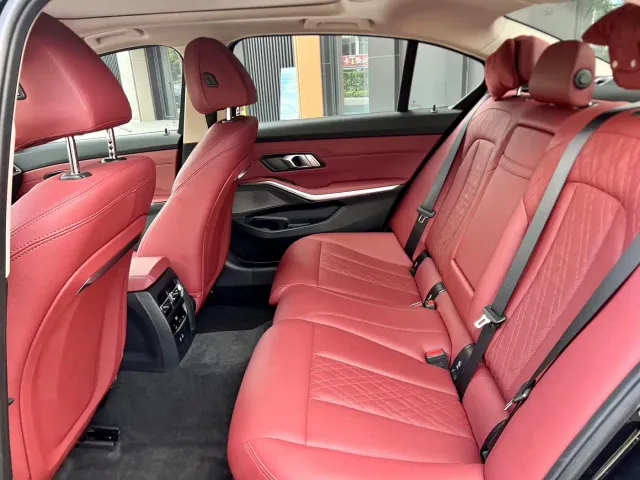 BMW 3 Series — Фото автомобиля 9