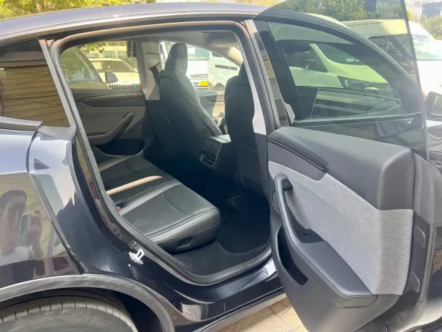 Tesla Model Y — Фото автомобиля 14